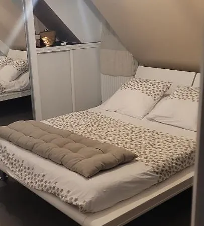 Kwatera prywatna Chez Particulier 10mn Du Circuit Changé